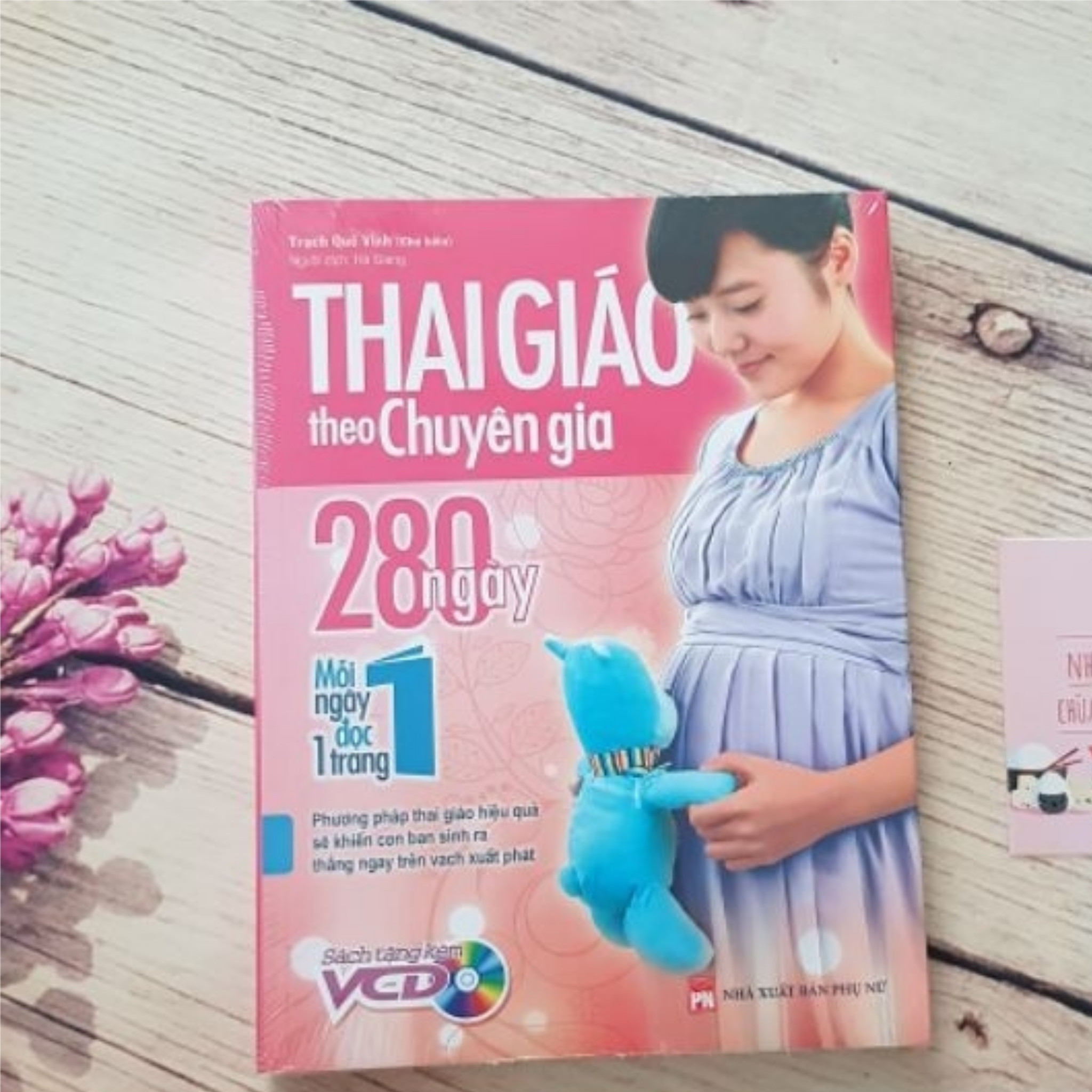 Combo bách khoa thai nghén dành cho mẹ: Thai Giáo Theo Chuyên Gia - 280 Ngày - Mỗi Ngày Đọc Một Trang + Bách Khoa Thai Nghén - Sinh Nở Và Chăm Sóc Em Bé
