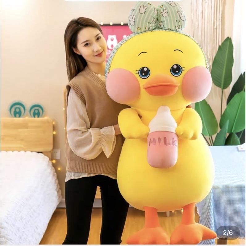 Gấu Bông Vịt má hồng ôm bình sữa, vịt ôm bình mẫu thú nhồi bông siêu cute hàng cao cấp