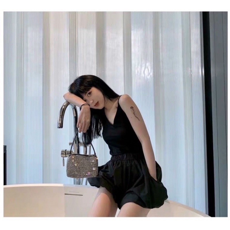 Túi xách nữ đính đá ,túi thời trang sang chảnh , phong cách Hàn Quốc , trẻ trung hiện đại , màu sắc trang nhã , xinh xắn cute , dùng trong mọi hoàn cảnh , phù hợp với nhiều lứa tuổi