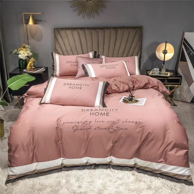 Bộ chăn ga gối lụa Dreamhome city cao cấp,gồm 1 vỏ chăn 1 ga 2 vỏ gối nằm-đỏ kẻ nhỏ