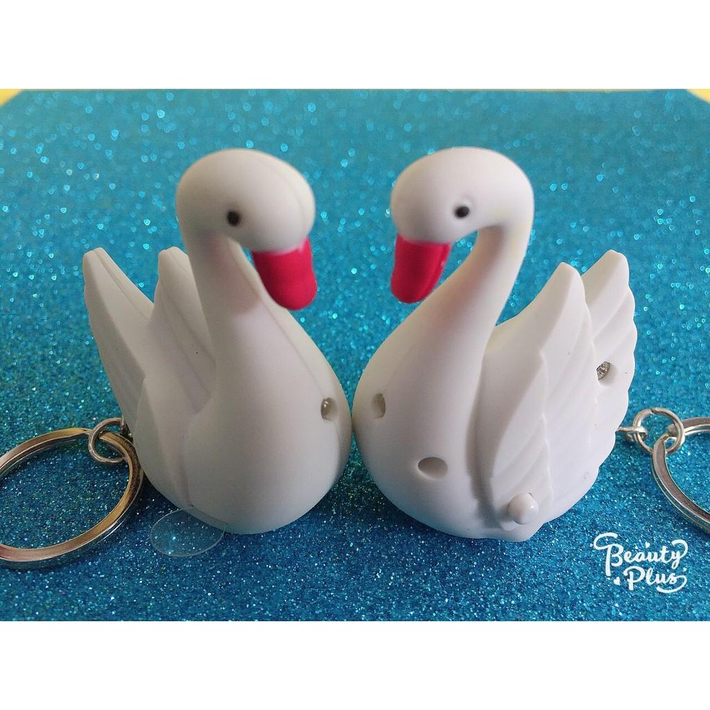 Móc khóa thiên nga  phát sáng mã QHC99 H8 in 1