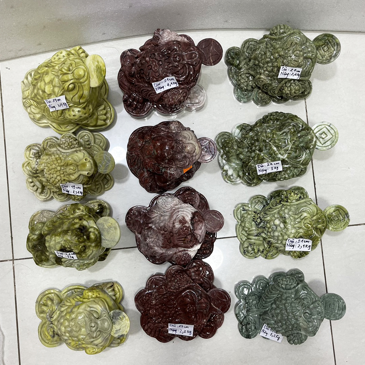 Cóc phong thủy, thiềm thừ phong thủy ngậm tiền đá tự nhiên màu đỏ đô nặng 2-3kg cho người mệnh Thổ và hỏa
