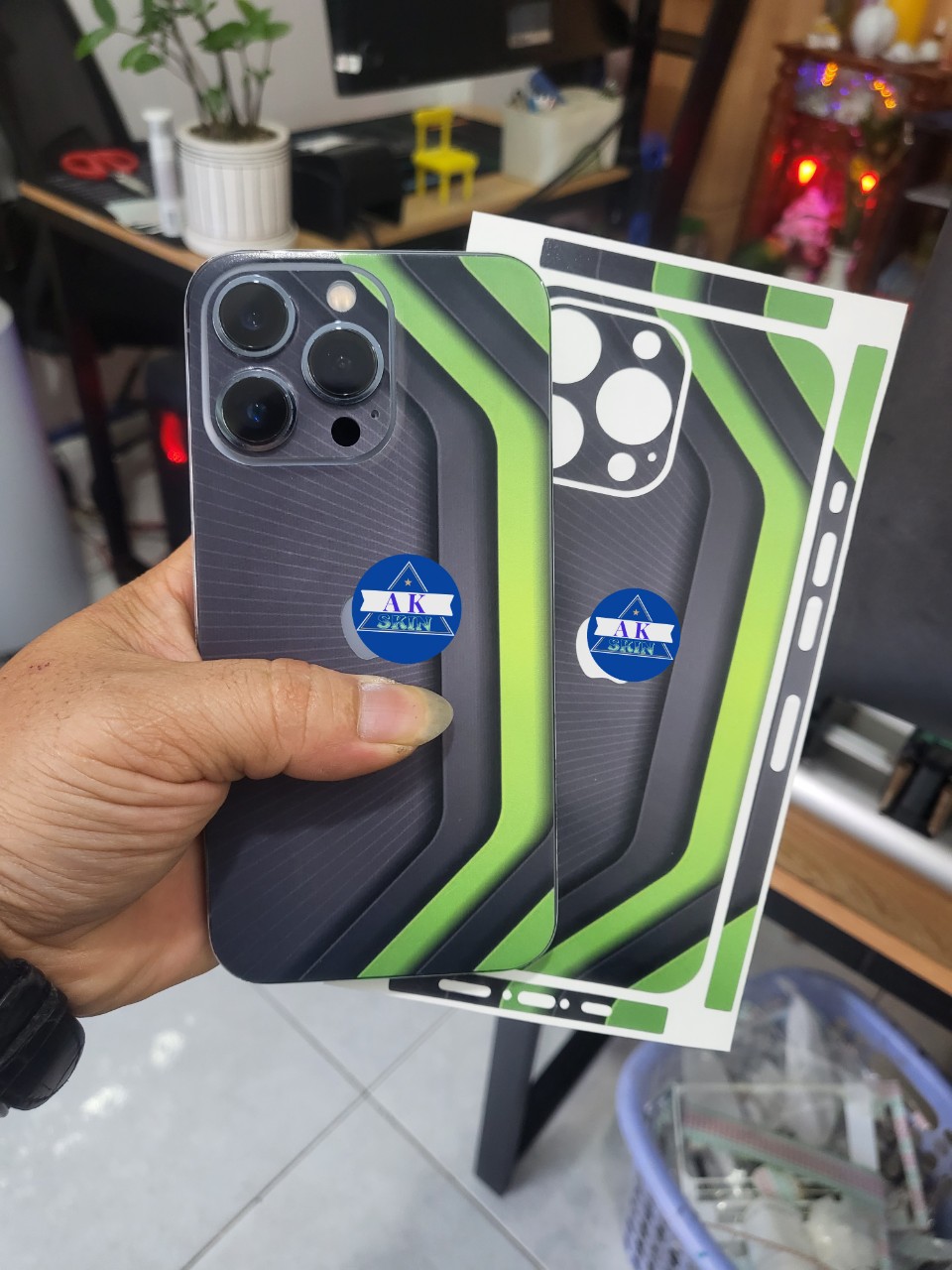 Miếng Dán skin 3M lưng viền rời dành cho IP 12 đến 15 pro max, bảo vệ máy chống trầy xước và làm đẹp tạo thêm diện mới