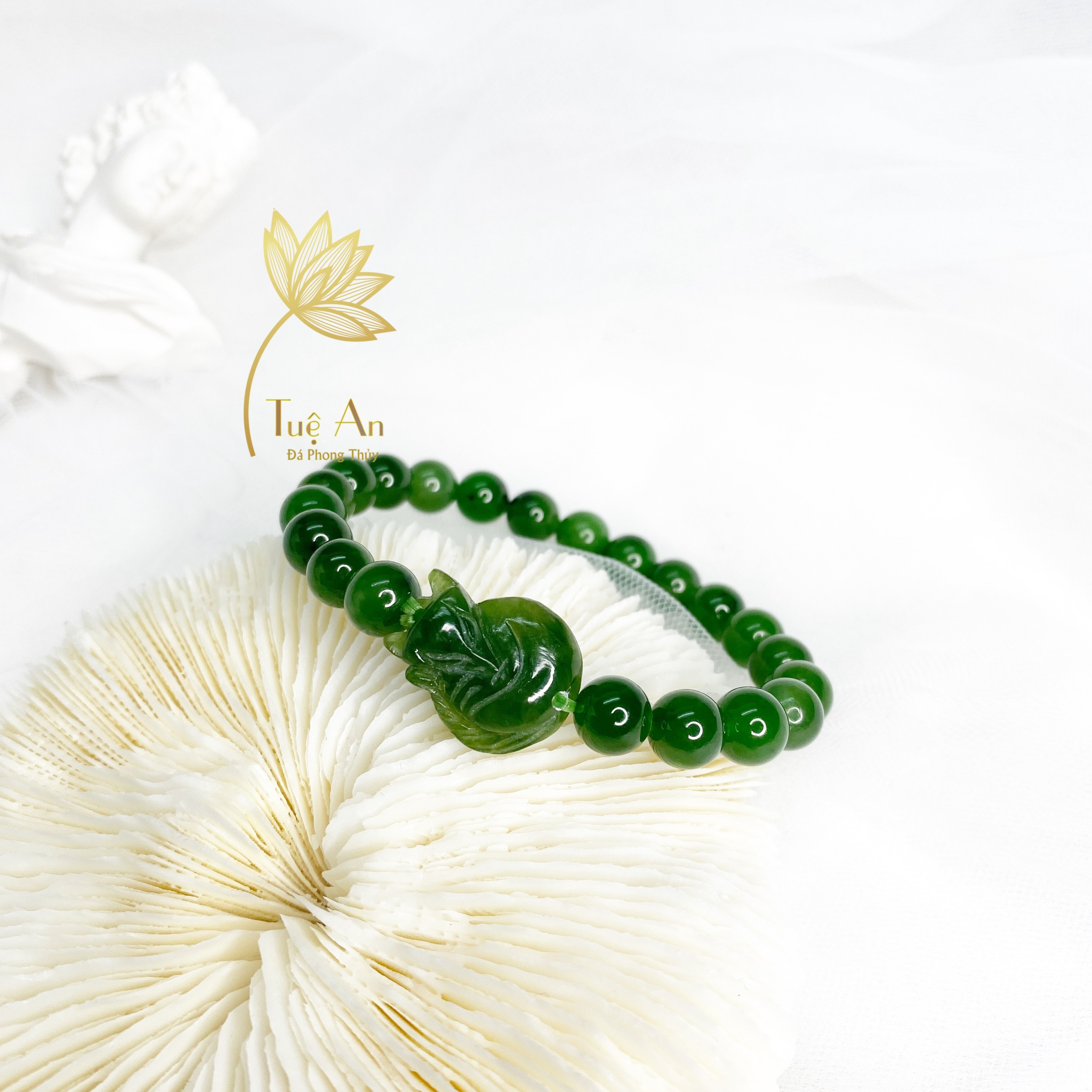 Vòng tay ngọc bích 8 li mix hồ ly ngọc bích