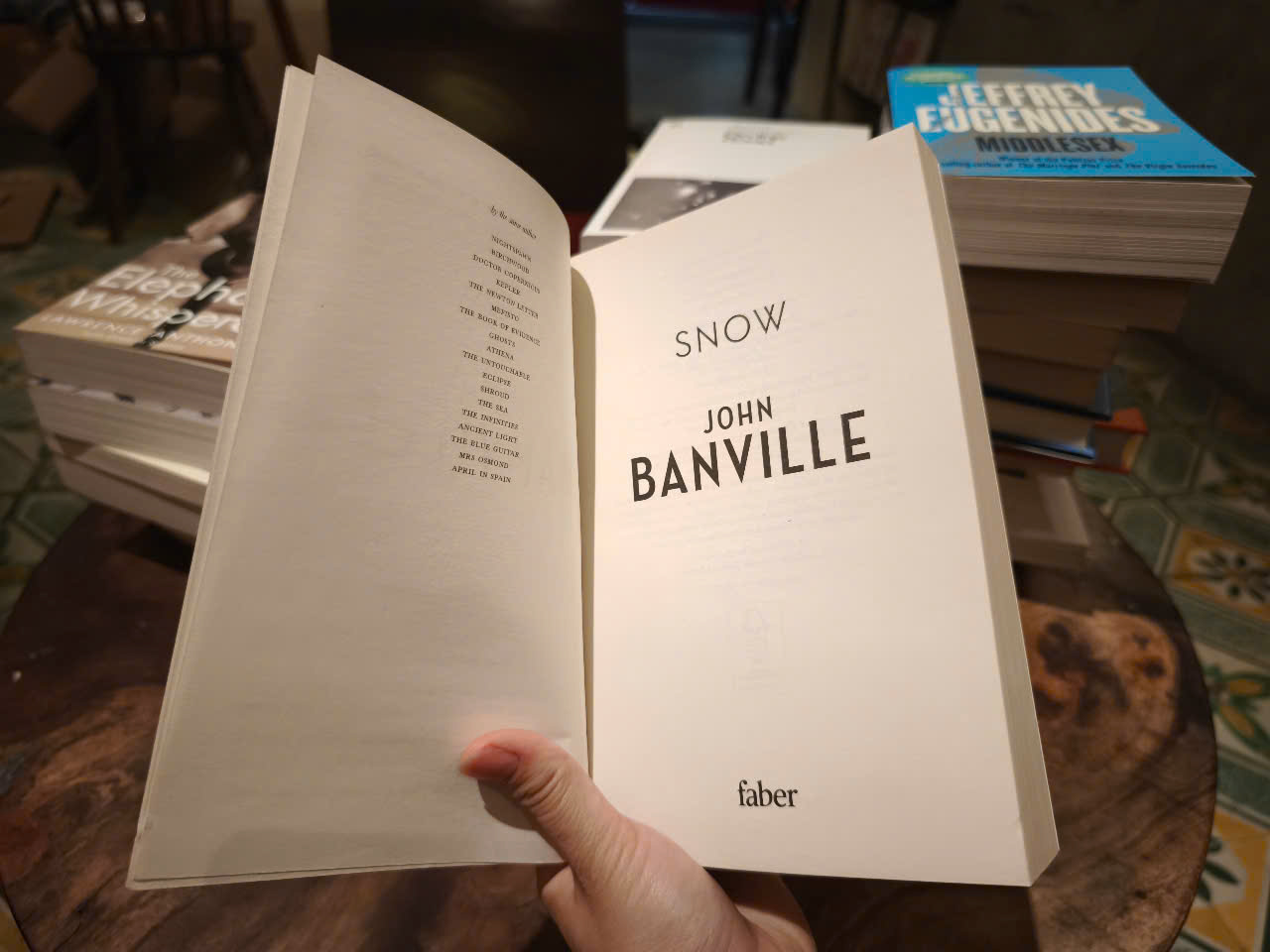 Sách - Snow : the masterful country house murder mystery and top 10 Sunday Times bestseller (Strafford and Quirke) by John Banville