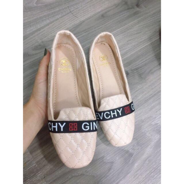 Giày búp bê mũi vuông phối chữ