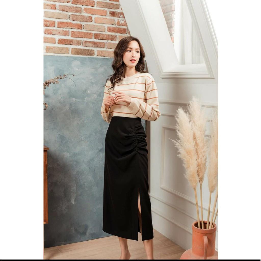 Chân váy midi dáng dài, xẻ trước nhún bèo