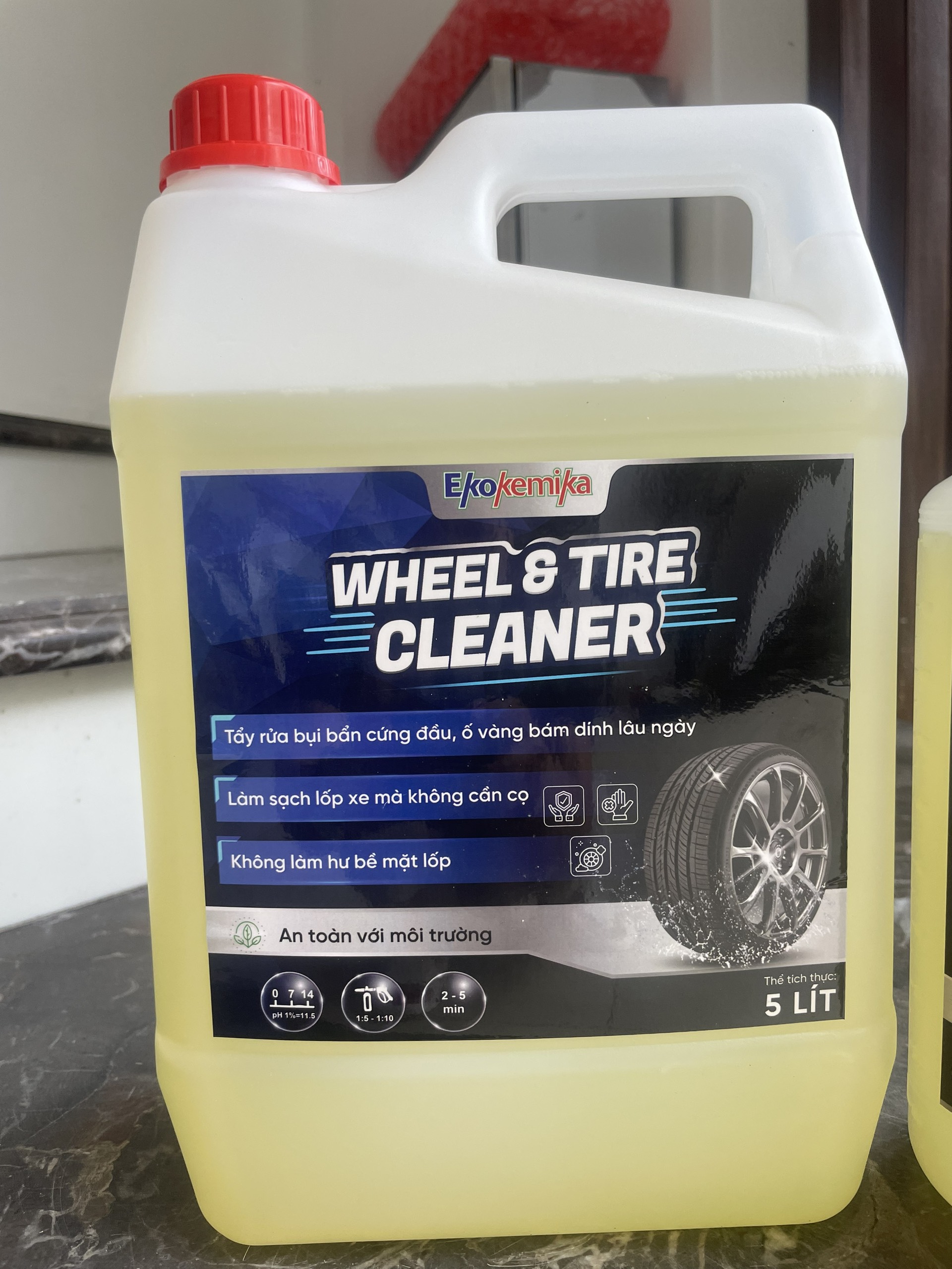 DUNG DỊCH TẨY LỐP XE EKOKEMIKA WHEEL&TIRE CLEANER -5L