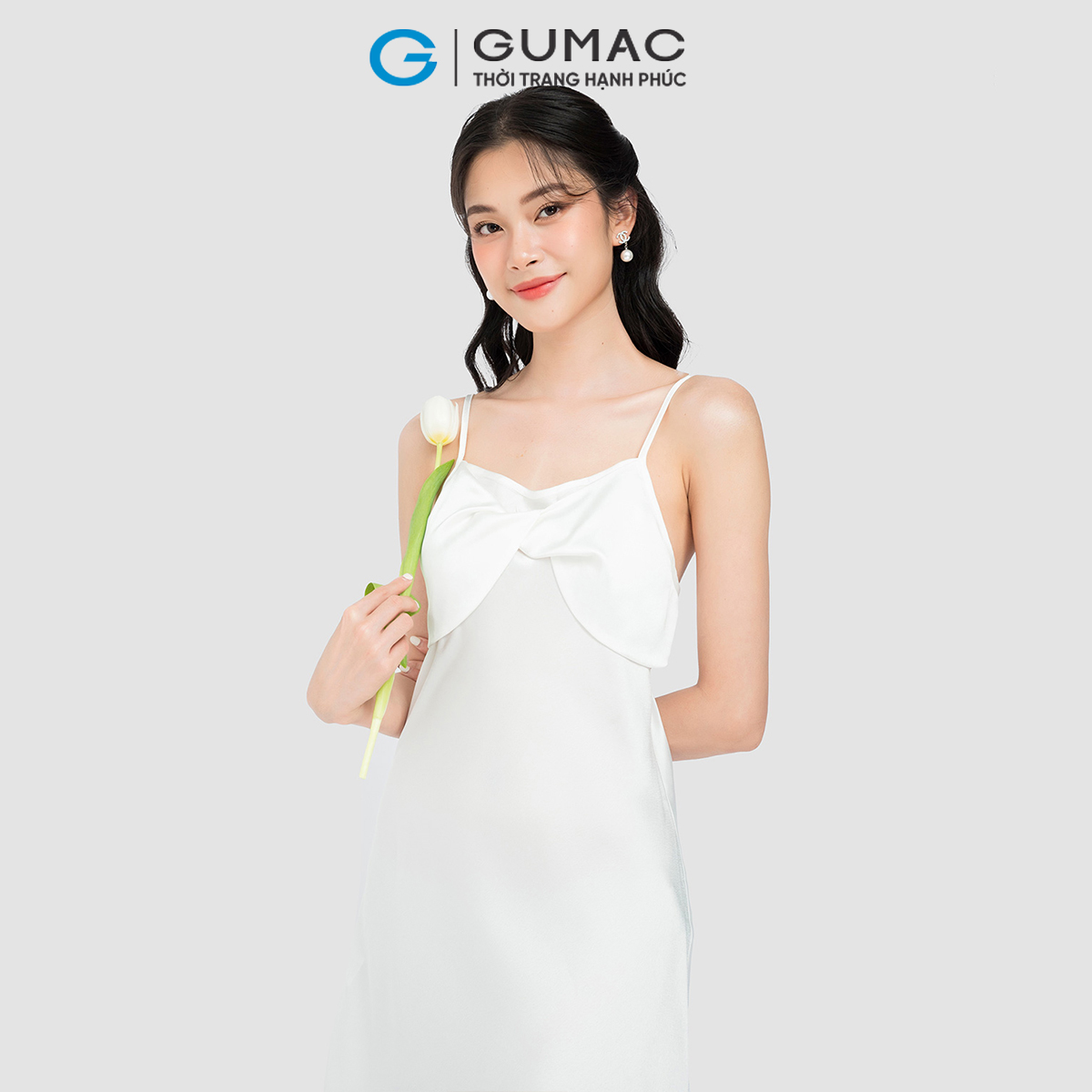 Đầm ngủ nữ thời trang GUMAC 2 dây xoắn ngực chất liệu lụa DC10060