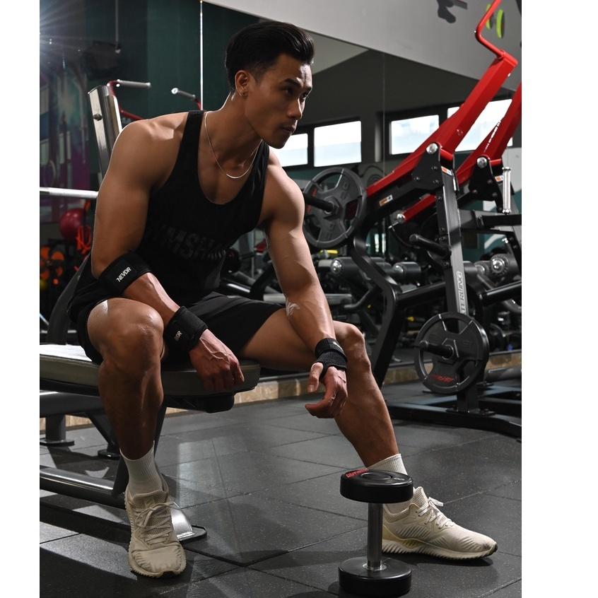 Băng quấn cổ tay xỏ ngón tập Gym Nevor BQT02 co dãn mạnh bảo vệ, giảm thiểu chấn thương cổ tay