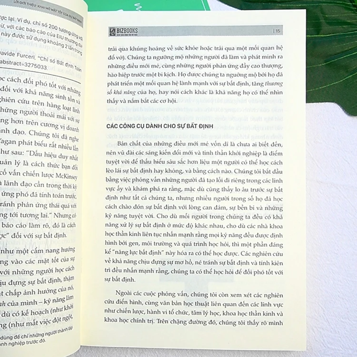 Sách - Mặt trái của sự không chắc chắn: Khi &quot;&quot;không biết&quot;&quot; cũng là một loại sức mạnh - MCBooks