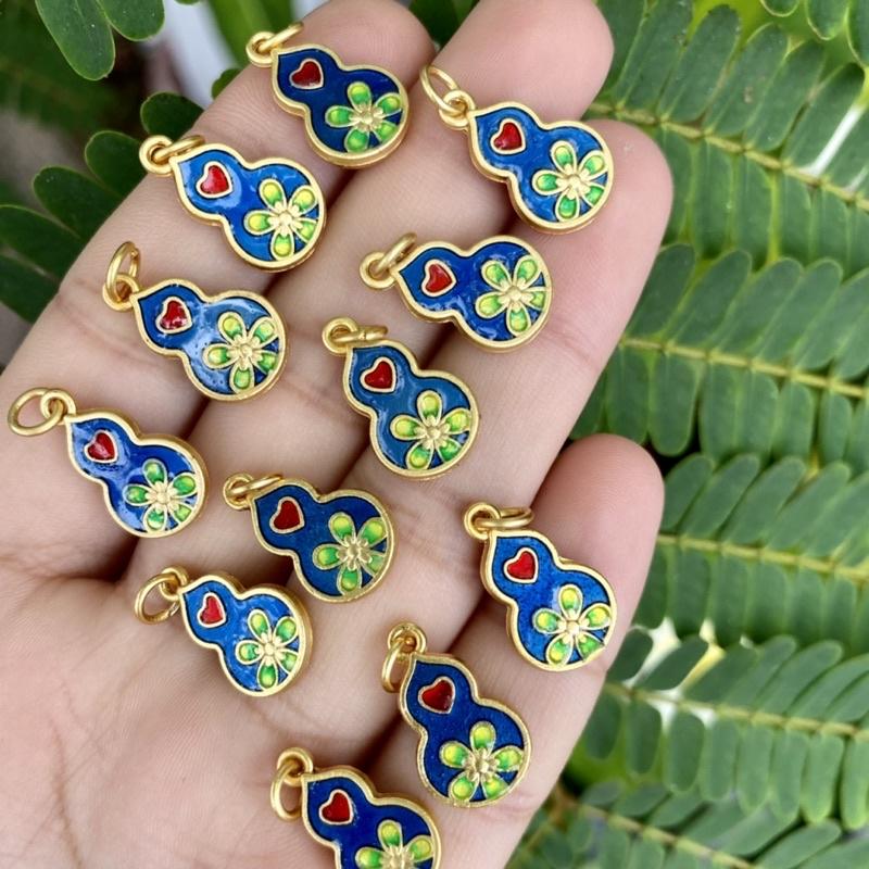 Charm hồ lô vàng mix vòng tay