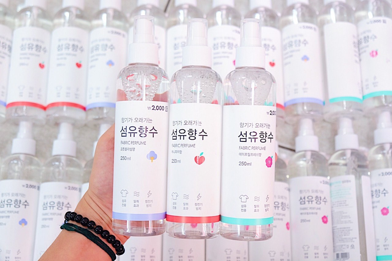 Xịt Thơm Và Khử Mùi Quần Áo Hàn Quốc 250ml