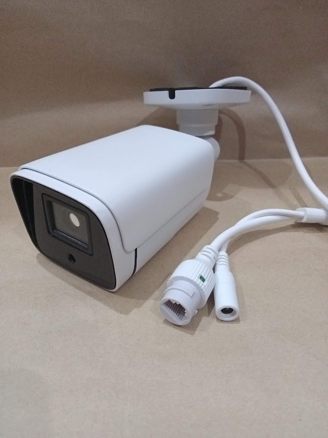 Camera thân IP 4.0 megapixel ,ống kính 6mm
