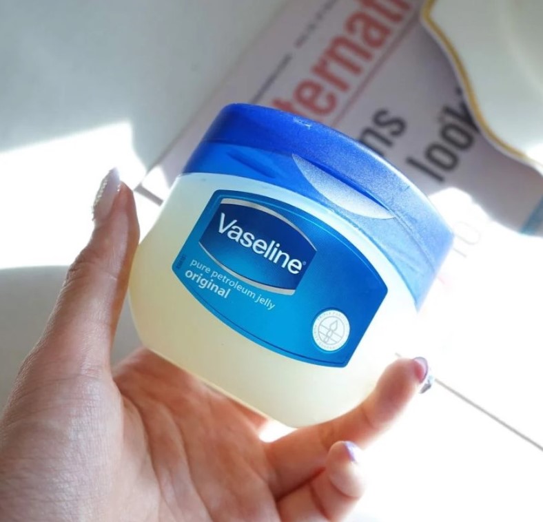 Sáp Dưỡng Ẩm Phục Hồi Da Khô, Nứt Nẻ Vaseline Pure Petroleum Jelly Original