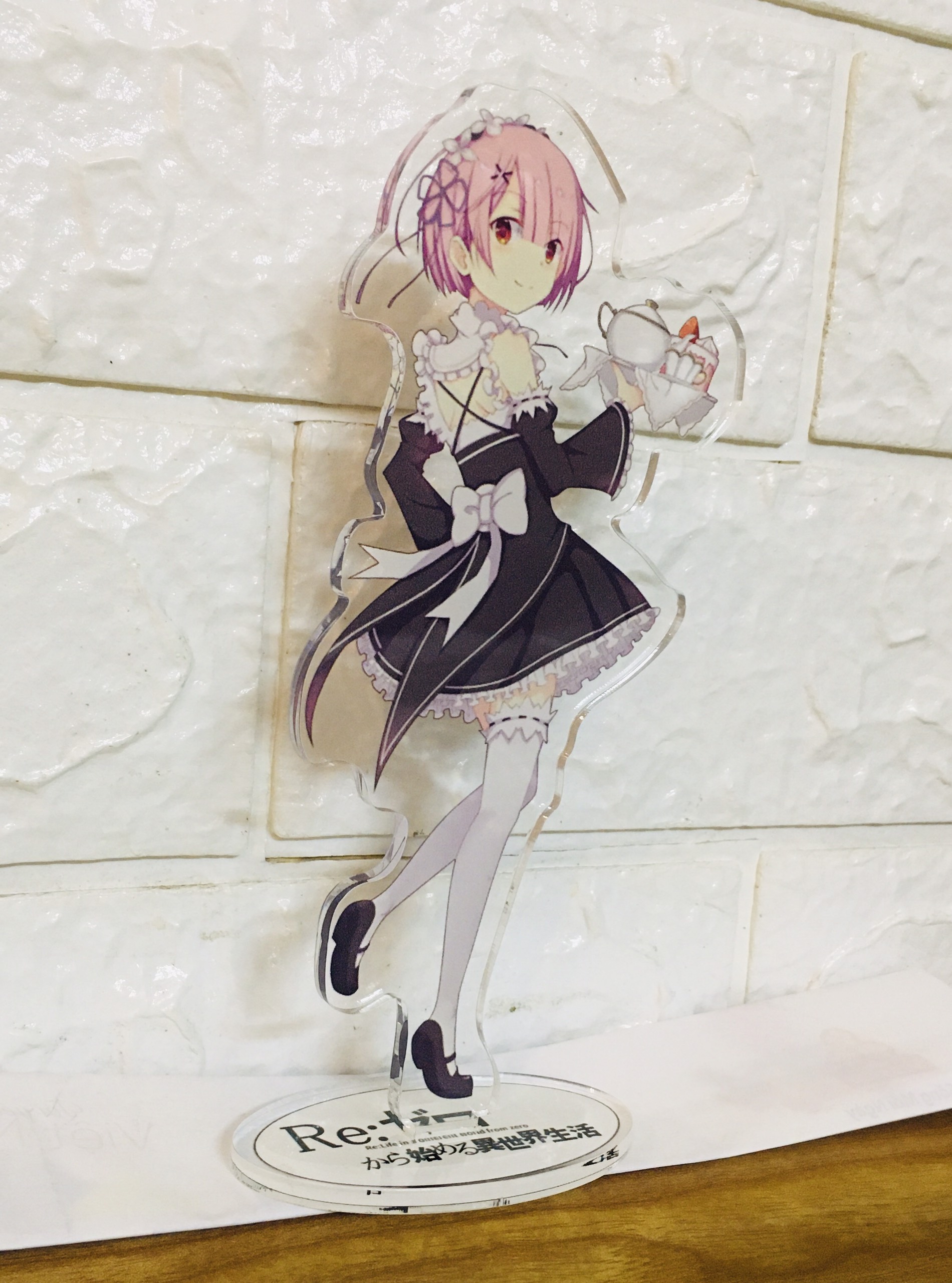 Standee tượng mica trong Re:Zero