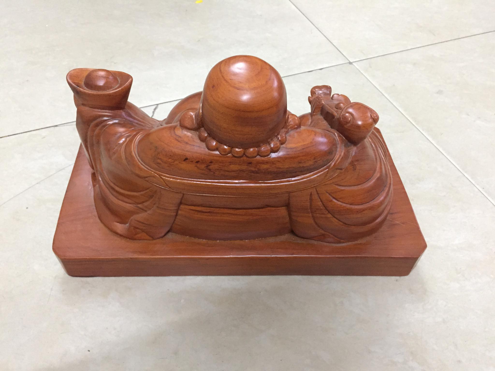 Tượng phật di lặc, đế chạm chữ vạn sự như ý, gỗ hương, cao 24 x ngang 40 cm x sâu 20cm
