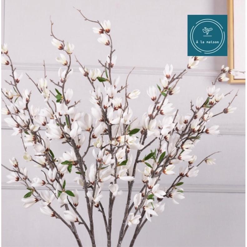 Cành nụ hoa mộc lan cao cấp từ lụa 95cm nhiều nhánh thiết kế trang trí không gian sang trọng