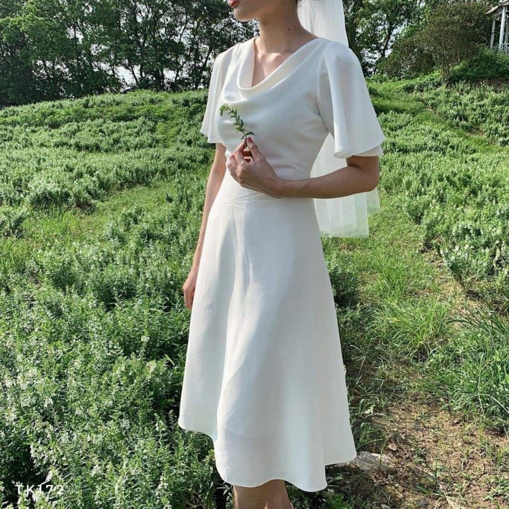 Đầm trắng xòe cổ đổ tay loe có size