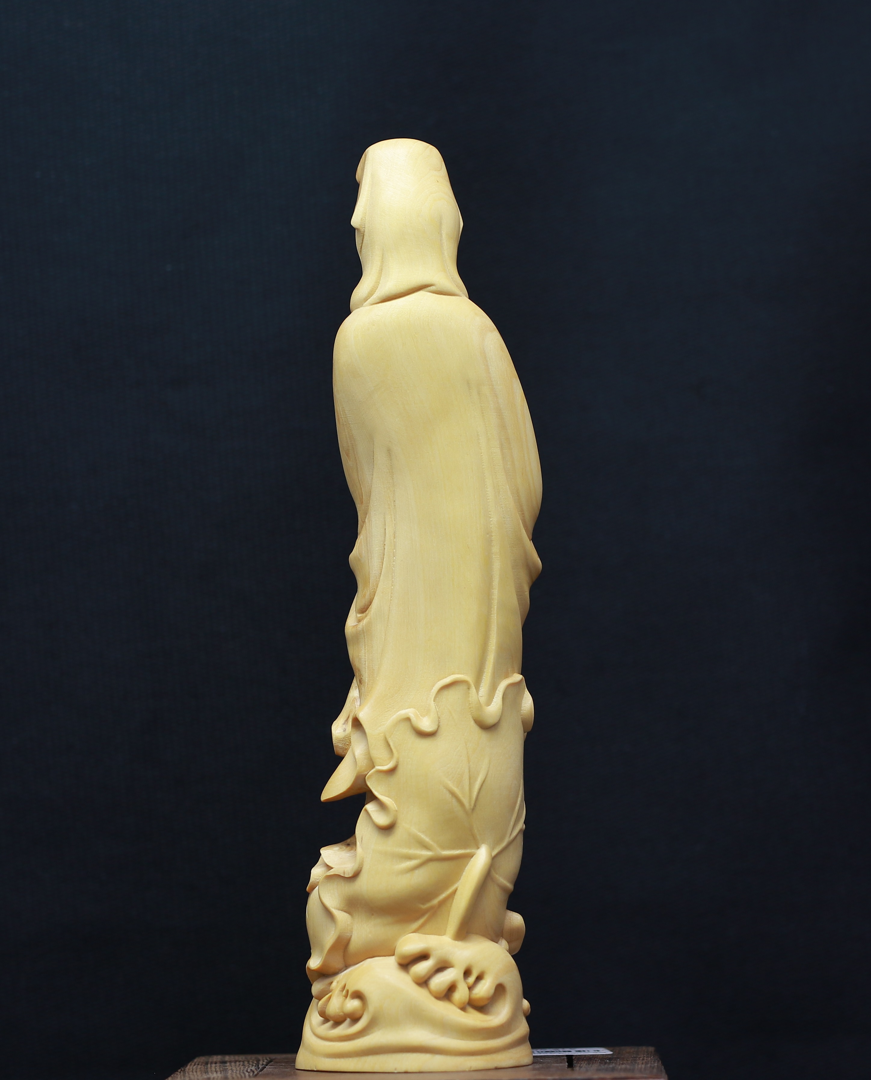 Tượng gỗ Phật Bà Quan Âm Như Ý- Gỗ Hoàng Dương - mẫu SP002398
