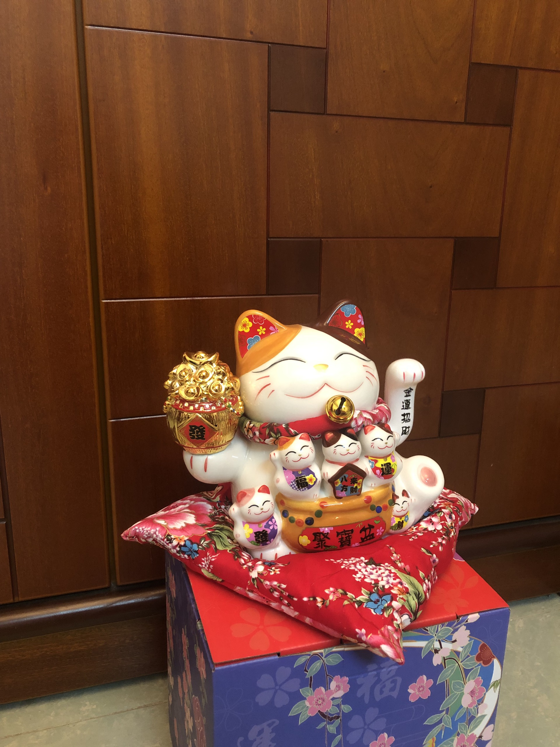 Mèo Thần Tài Sứ , Mèo May Mắn Maneki Neko cao 16cm