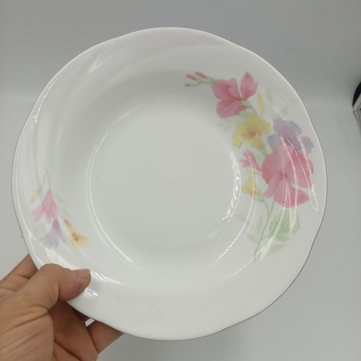 Đĩa Sứ Hoa viền vàng CK Đường Kính 20.5 cm Hàng Nhập Khẩu Cao Cấp
