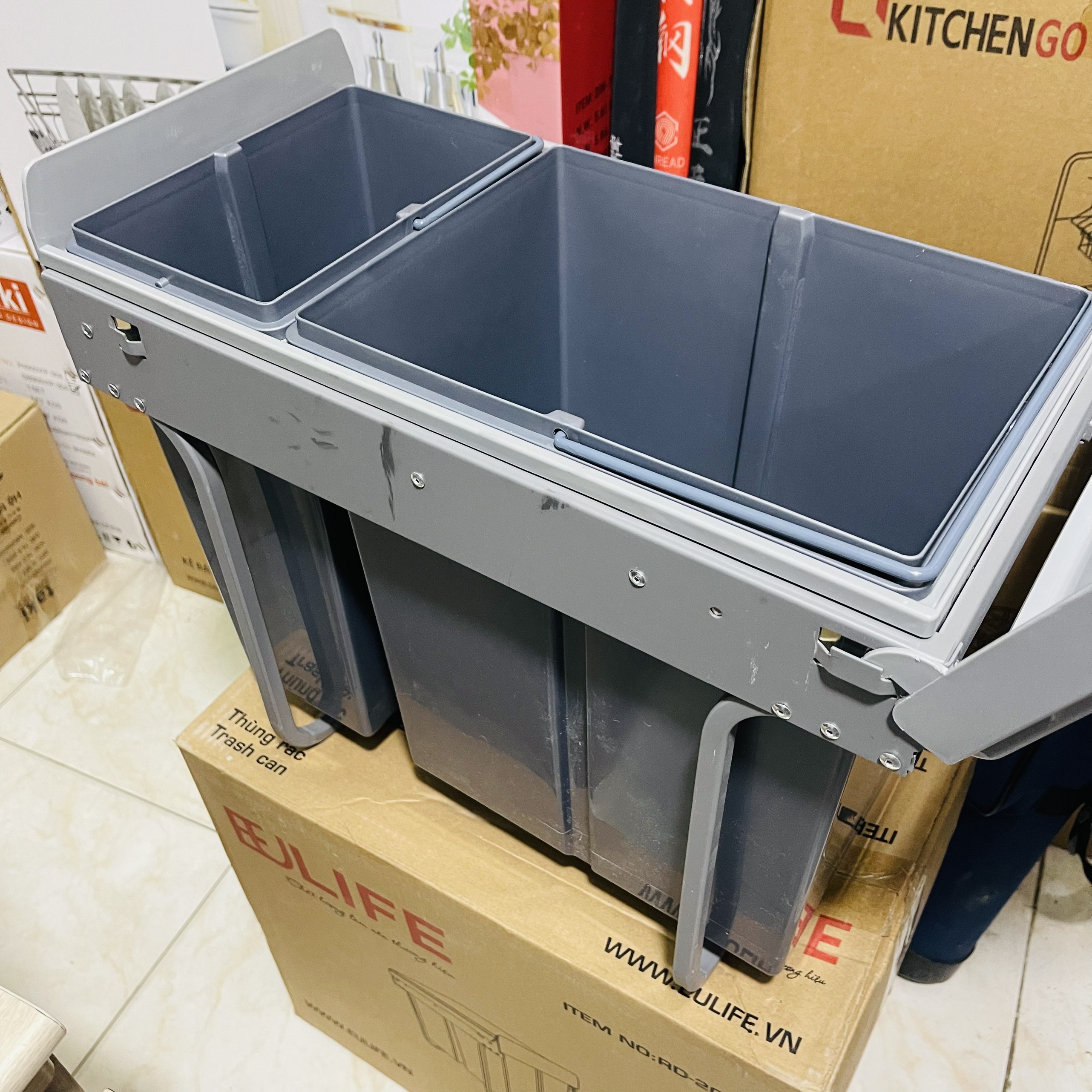 Thùng Rác Tủ Bếp Bếp 2 Ngăn Khoang 20L Ray âm giảm Chấn - Hiệu Eufle - Bảo Hành 10 Năm