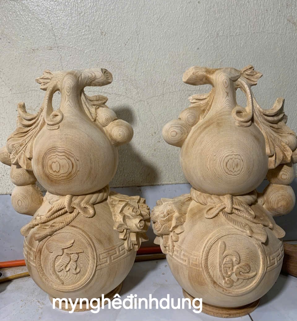 Cặp bình hồ lô tài lộc bằng gỗ ngọc Am thơm nức cao 30x20x14cm