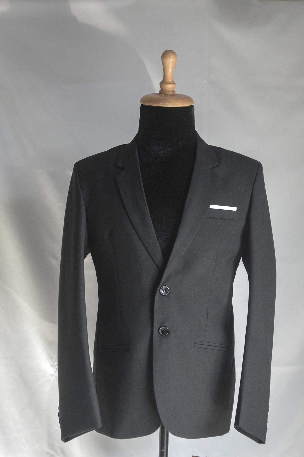 Bộ vest nam 2 nút màu đen mềm mịn tặng cà vạt kẹp