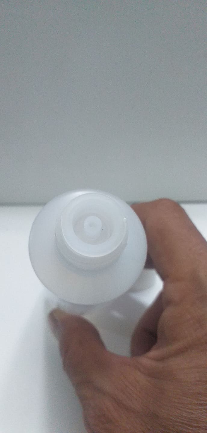Bộ 2 Chai Nhựa Chiếc Mỹ Phẩm - Sữa Tắm Khi Đi Du Lịch Tiện Dụng.