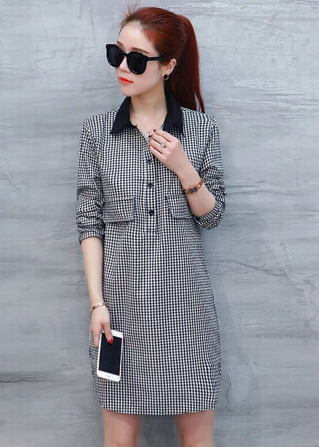 Đầm suông caro cổ đen