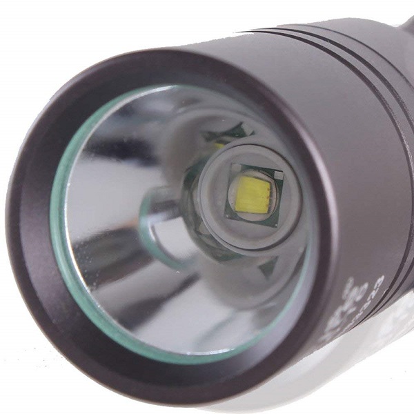 Đèn pin siêu sáng chiếu xa SupFire A6-T6