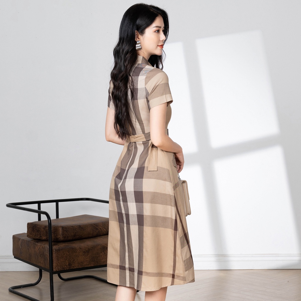Đầm Kẻ Bubery Cổ Đức UK Fashion Chất Vải Nhập Hàn Cao Cấp, Thoáng Mát, Phong Cách Lịch Sự NKDV2204003