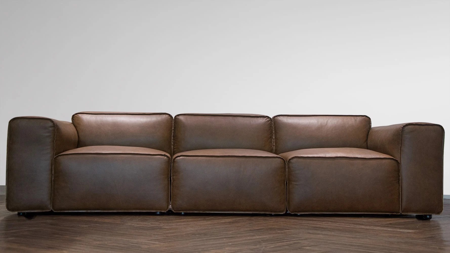 Sofa băng phòng khách hình khối Tundo bọc da cao cấp