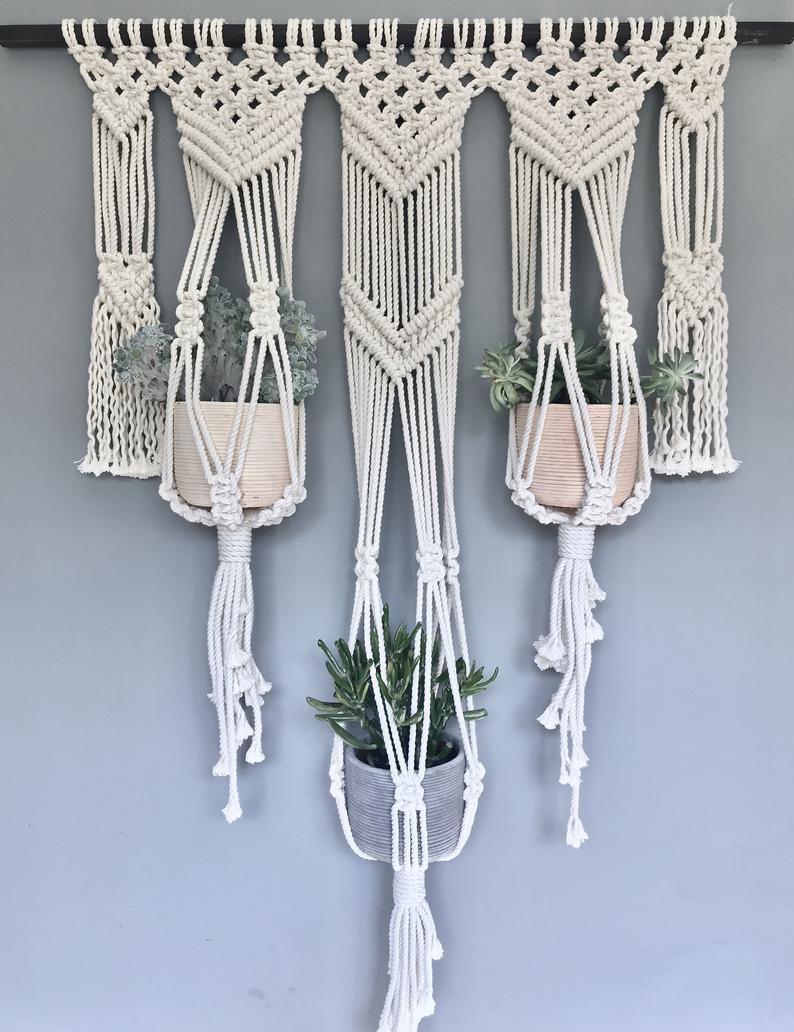 Dây  Macrame treo 3 chậu cây cảnh, lọ hoa trang trí treo tường. Nghệ thuật tết dây thủ công . Dây  Macrame treo 3 chậu cây cảnh, lọ hoa trang trí treo tường. Nghệ thuật tết dây thủ công . DTM03