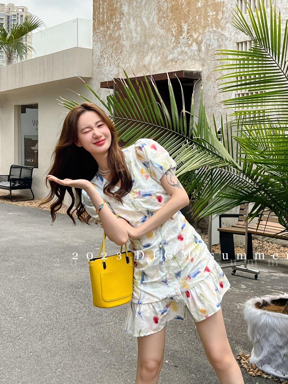 TOBE1SHOP Phong cách Pháp Vintage tranh sơn dầu xếp li váy mùa hè V cổ thắt lưng hiển thị gầy khí chất cao cấp cảm giác váy nhỏ