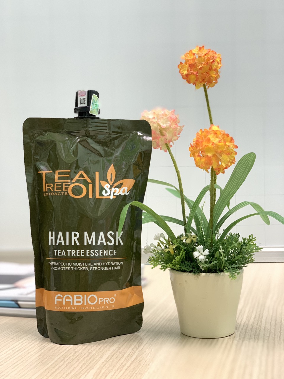 Túi Dầu Hấp phủ lụa mềm mượt FABIO 500ml Tea Tree Essence Hair Mask