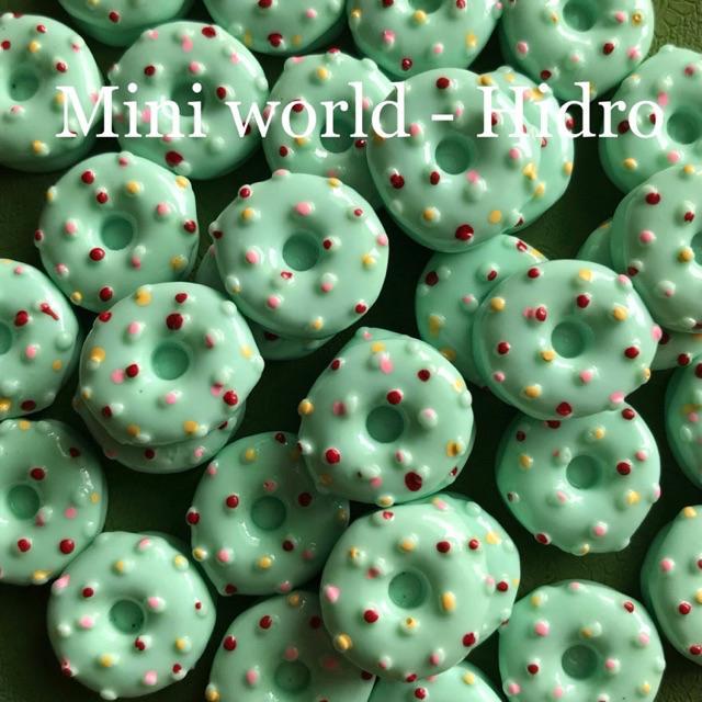 Mô hình bánh ngọt donut mini trang trí nhà búp bê Trang trí ốp điện thoại. Phụ kiện móc khoá.