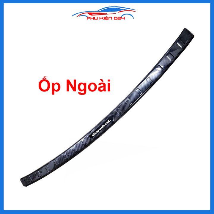 Ốp chống trầy cốp trong ngoài Carnival 2021-2022-2023 vân cacbon, ốp dán bậc cốp chống trầy xước, trang trí xe hơi