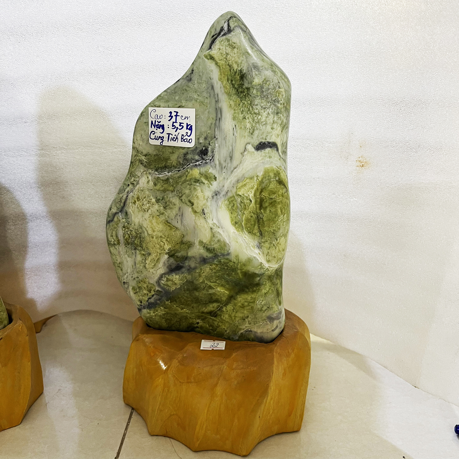 Cây đá để bàn cục ngọc tự nhiên màu vàng nặng 6 kg cao 27 cm cho người mệnh Kim và Thổ