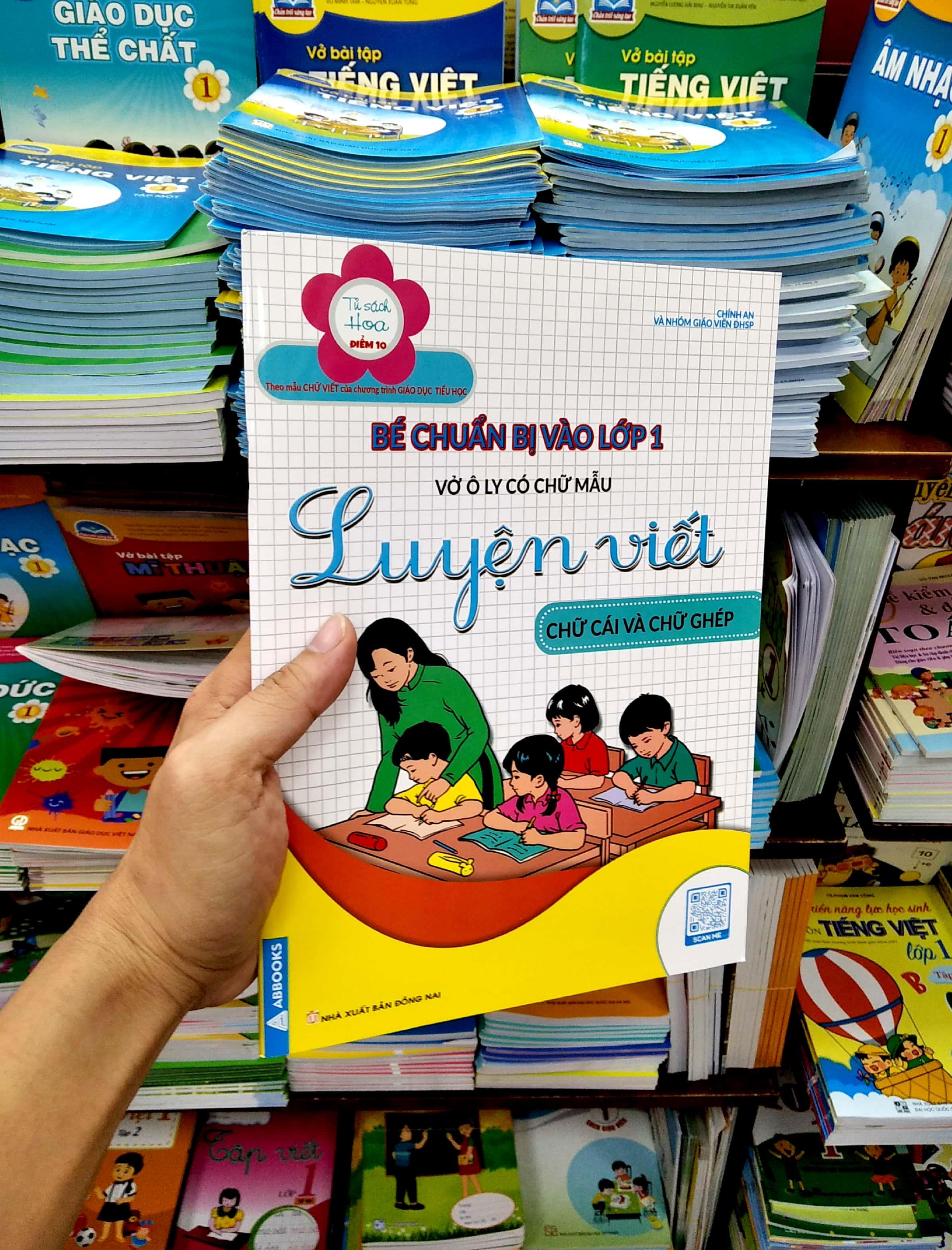 Luyện Viết Chữ Cái Và Chữ Ghép - Vở Ô Li Có Chữ Mẫu - Bé Chuẩn Bị Vào Lớp 1