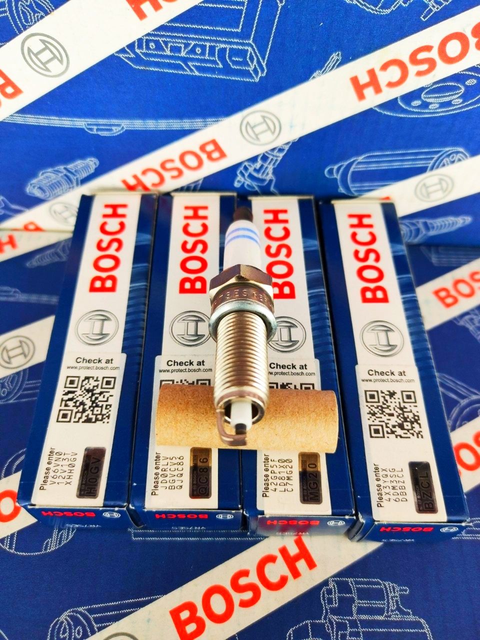Bugi Bosch Tuýp 16 Ren 12 Huyndai i10, Accent , Kia Morning Cerato, Forte, K3 , Suzuki Swift, Ciaz