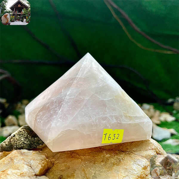 Kim tự tháp phong thủy NHA SAN T632 Ý nghĩa và ứng dụng - 1.07kg