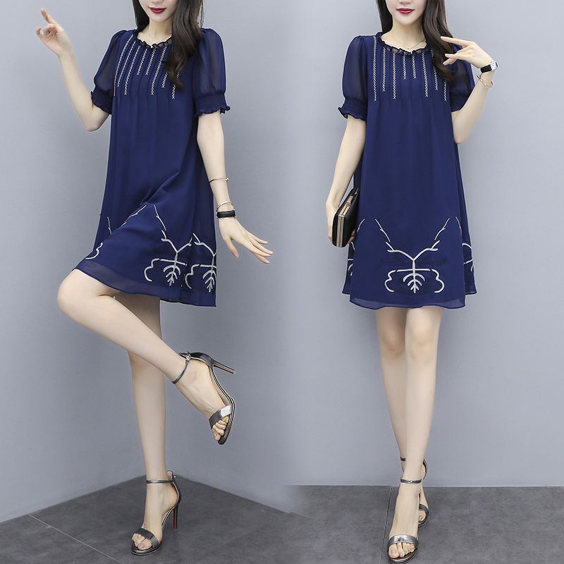 Váy suông nữ họa tiết độc đáo Còn size M (46-53)kg