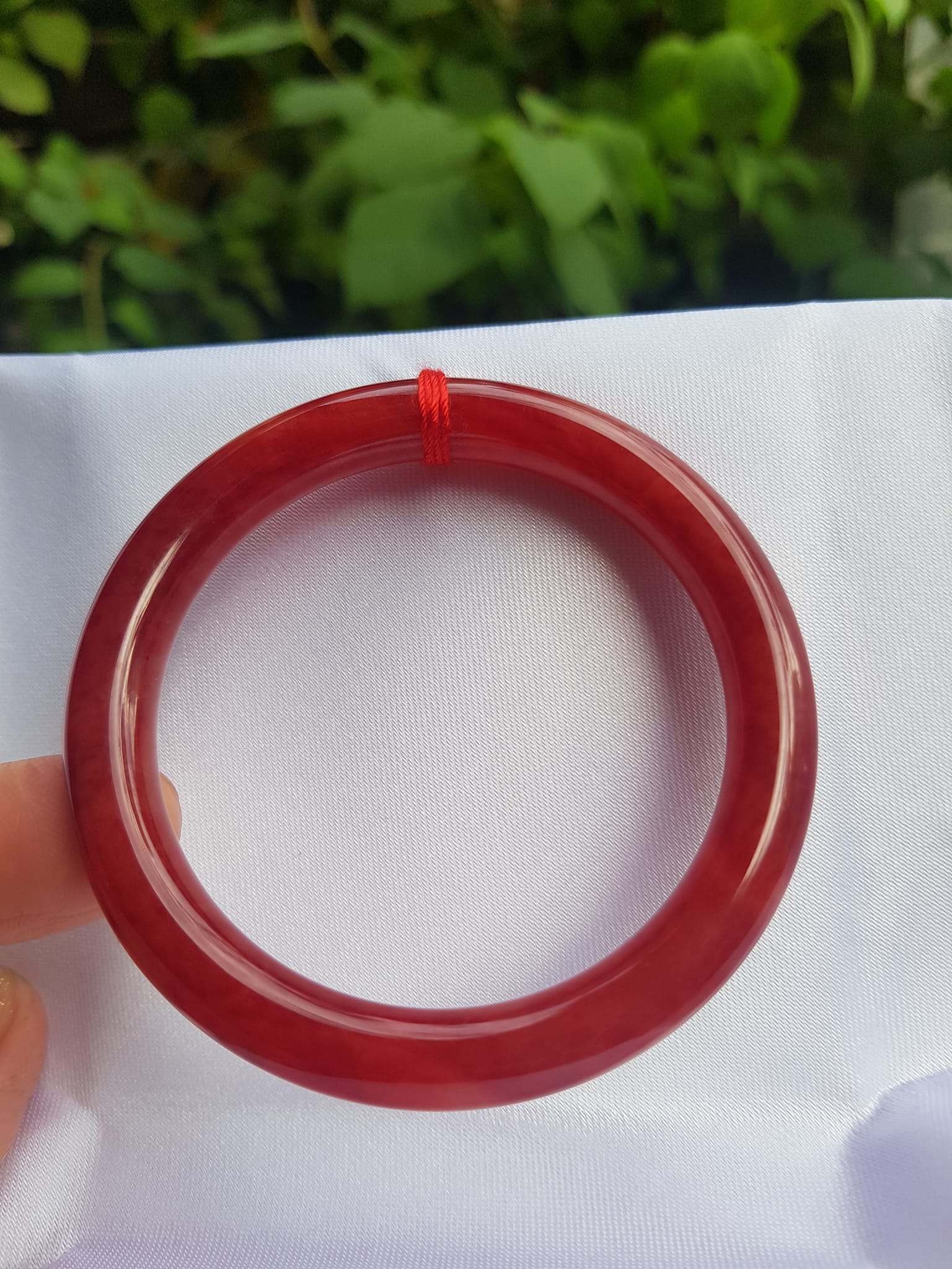 Vòng Cẩm Thạch Đỏ đẹp I Size 49mm Vòng tay đỏ đỏ đậm đẹp đeo lên may mắn chuẩn hợp Nữ mệnh Hỏa mệnh Thổ ạ Nữ cân nặng 45kg -> 51kg đeo vừa tay đẹp xinh tay ạ