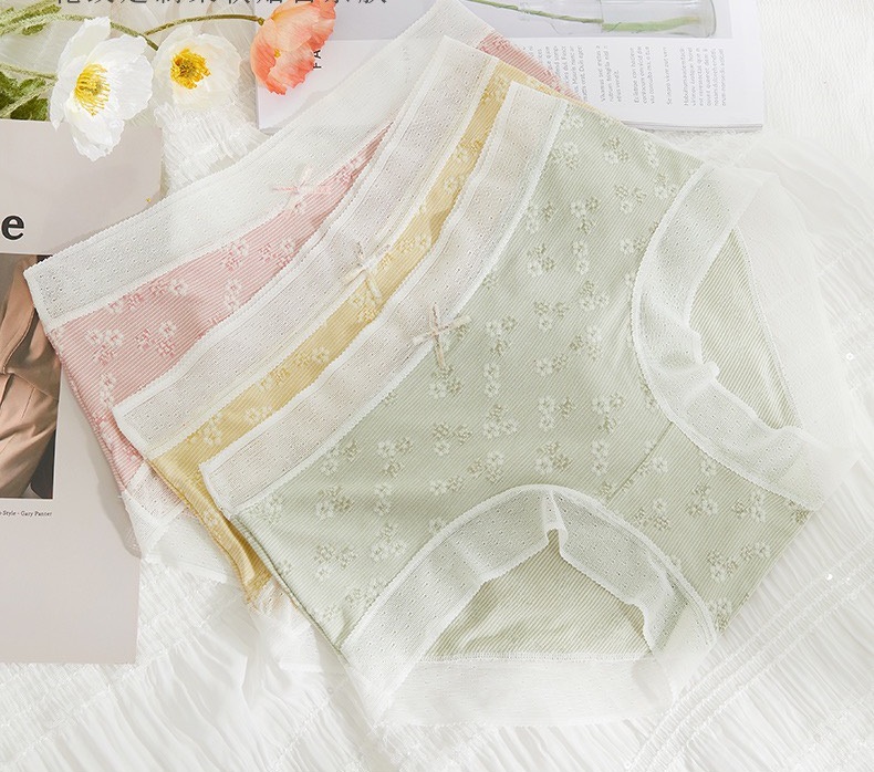 Quần lót nữ BARE F69 thêu hoa nhiều màu