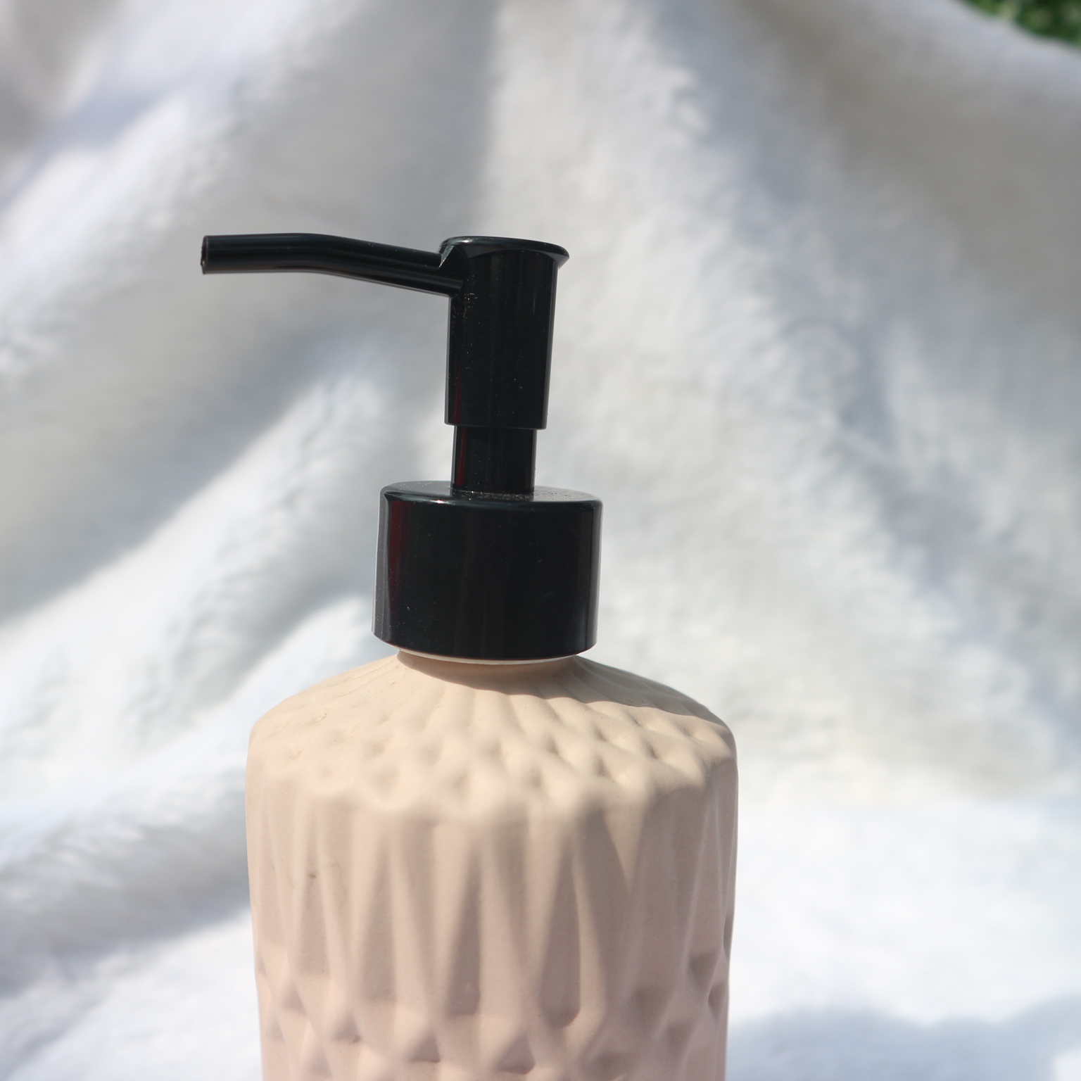 Bình Sứ Đựng Xà Phòng Màu Hồng Sang Trọng - Dễ Thương