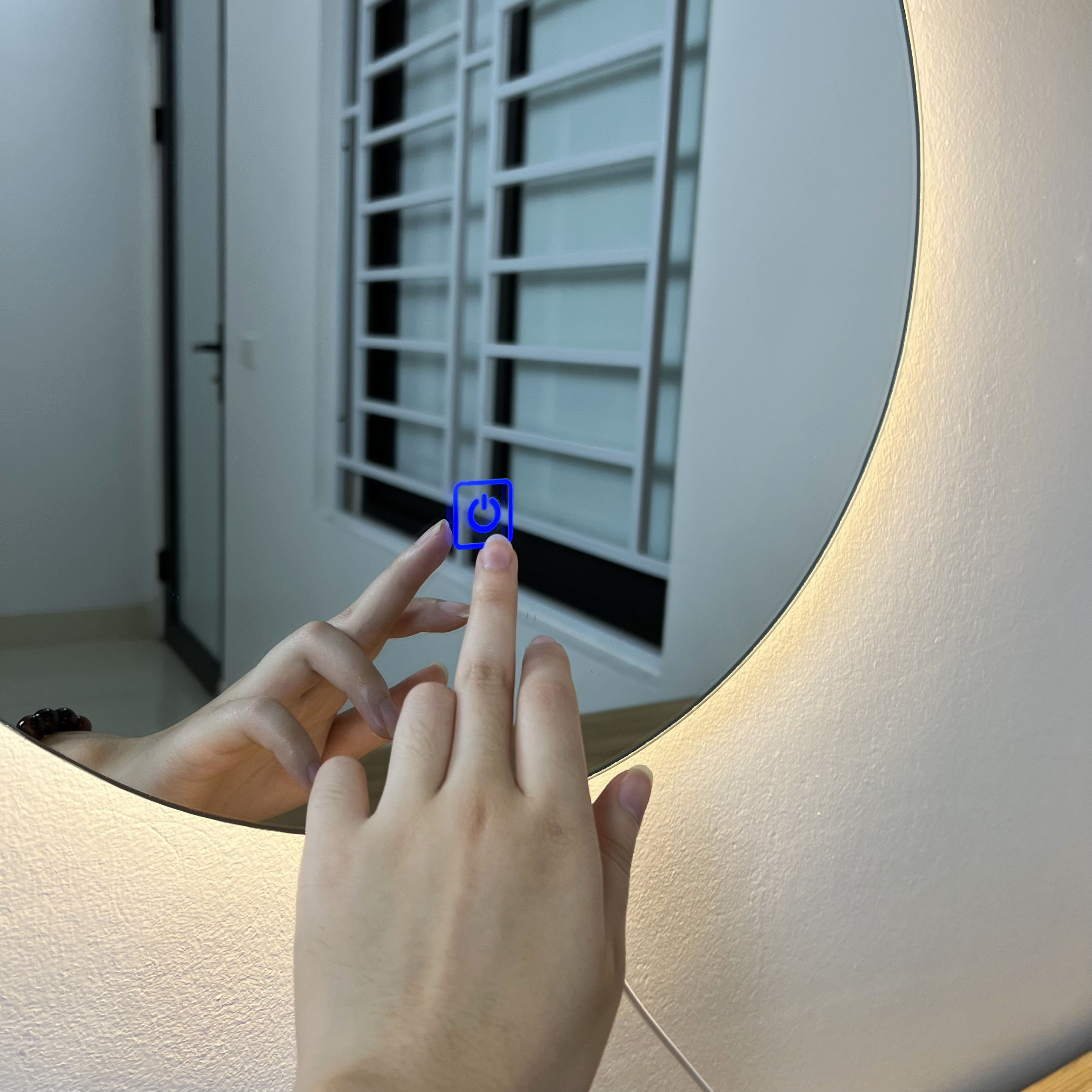 Gương Led Cảm Ứng Bàn Trang Điểm, Treo Tường Nhà Vệ Sinh DLQ MIRROR Phong Cách Hiện Đại, Tinh Tế