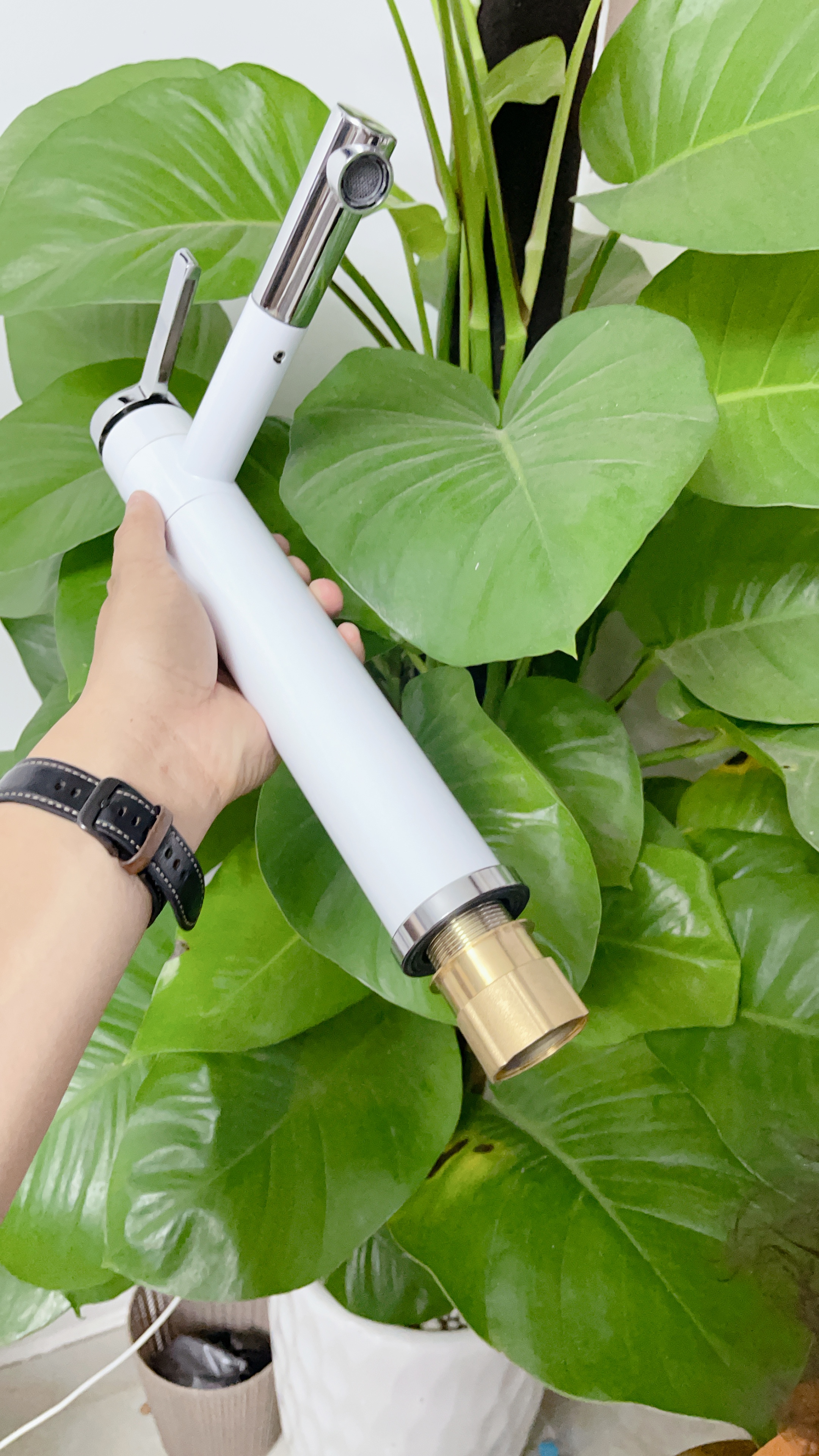 Vòi Lavabo nóng lạnh tĩnh điện trắng 30cm cao cấp