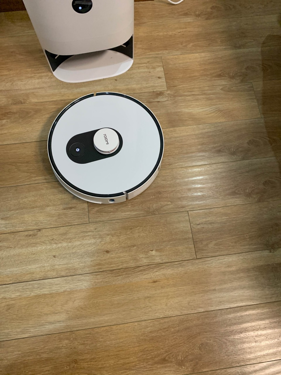 Robot hút bụi Xiaomi Roidmi Eve Plus với hộp đựng bụi tự động đổ rác kết hợp sạc thông minh - Hàng chính hãng